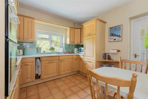 2 Harpsden Road, Henley-on-thames, RG9 1EF
