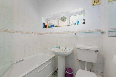 2 Harpsden Road, Henley-on-thames, RG9 1EF
