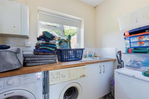 2 Harpsden Road, Henley-on-thames, RG9 1EF