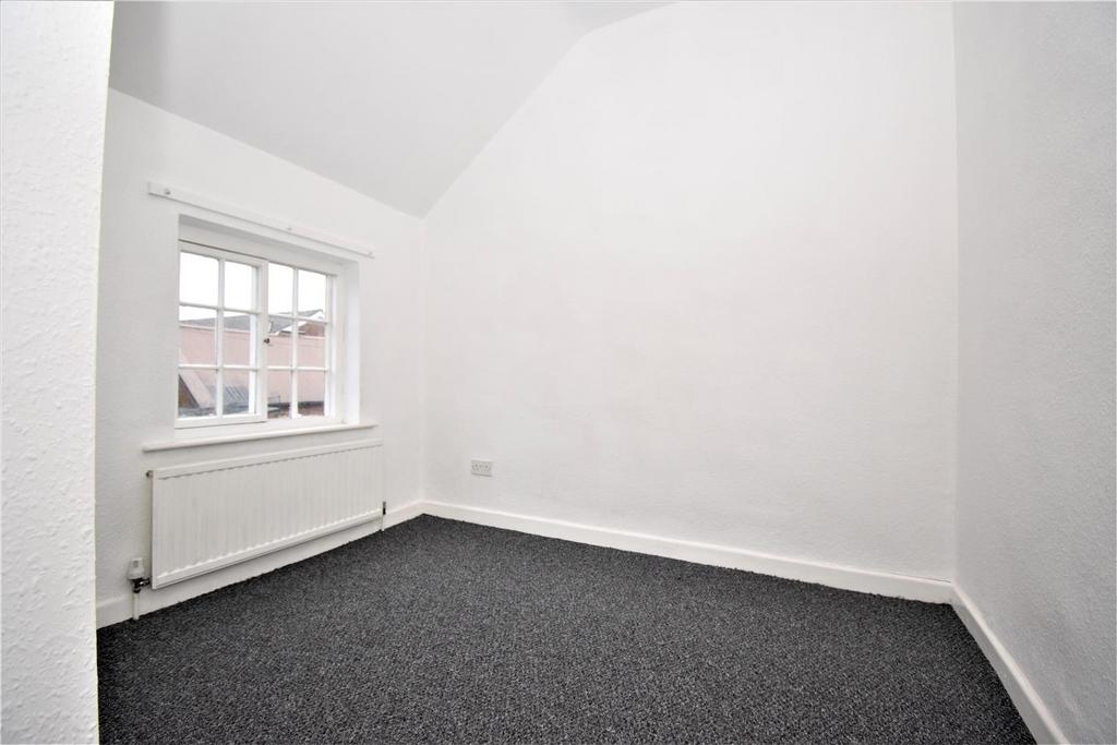 Redbourne Street, Scunthorpe 2 bed terraced house £495 pcm (£114 pw)