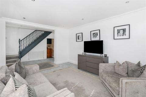 3 bedroom end of terrace house for sale, Greenway, Chislehurst