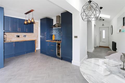 93 Greenway, Chislehurst, BR7 6JG