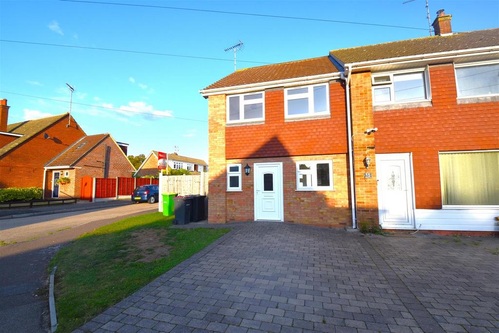 Banyard Way, Rochford 3 bed end of terrace house for sale £315,000