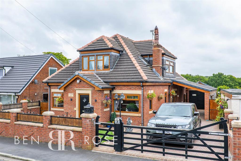 Mere Fold, Charnock Richard, Chorley 4 bed detached house for sale £