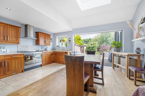 12 Trevor Close, Bromley, BR2 7NS
