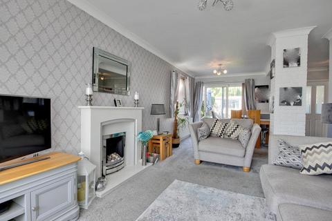 3 bedroom semi-detached house for sale, Hazelbarrow Drive, Willerby, Hull