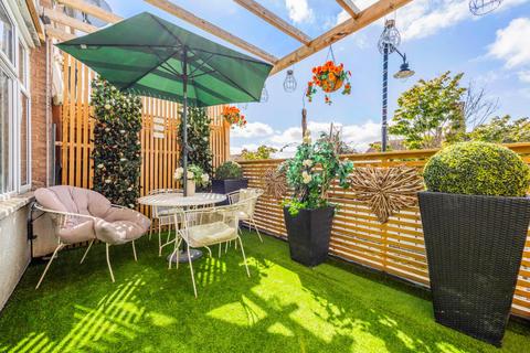 7a Stoneleigh Broadway, Epsom, KT17 2JA