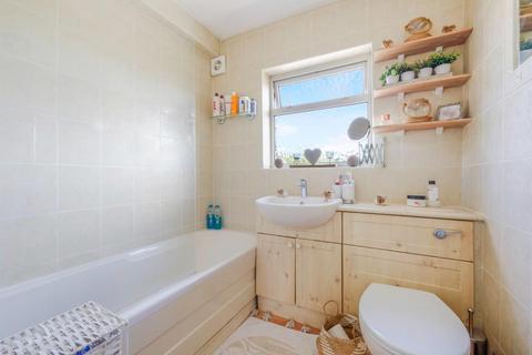 7a Stoneleigh Broadway, Epsom, KT17 2JA