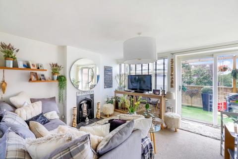 7a Stoneleigh Broadway, Epsom, KT17 2JA