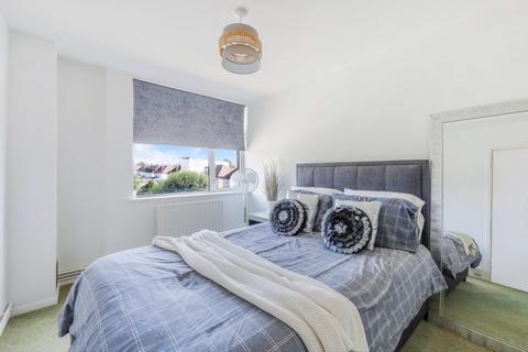 7a Stoneleigh Broadway, Epsom, KT17 2JA