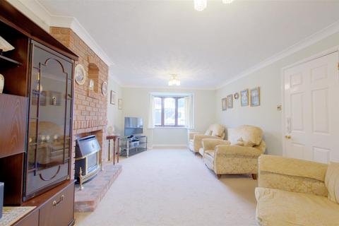 4 bedroom detached house for sale, Gatcombe Grove, Sandiacre, Nottingham