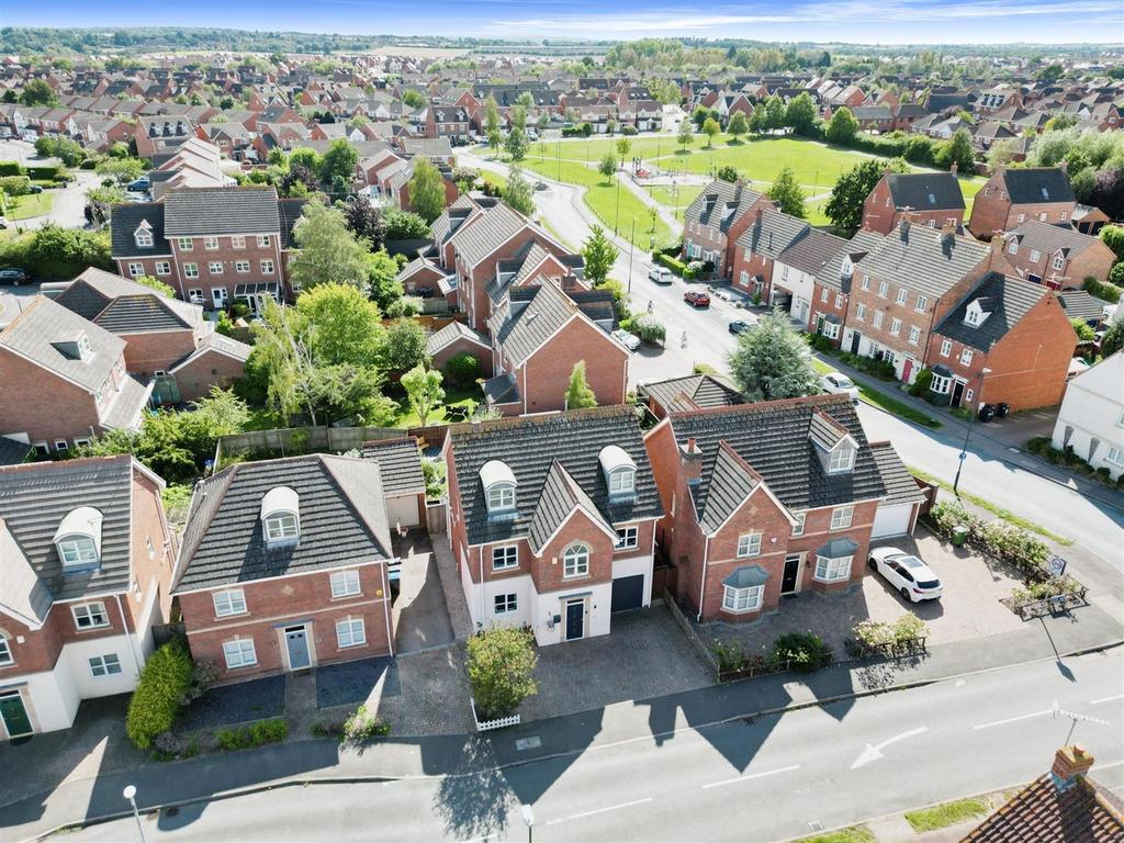 Juliet Drive, Heathcote, Warwick 4 bed detached house for sale £545,000