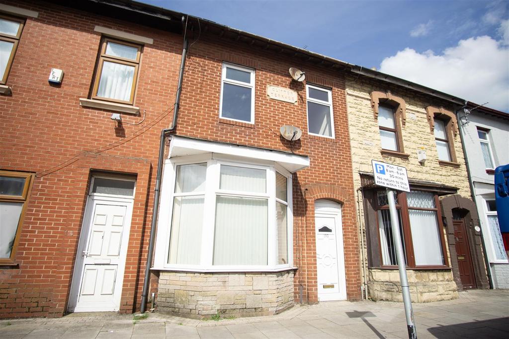 3 Bedroom House to Let On New Hall Lane, Preston 3 bed house £750 pcm