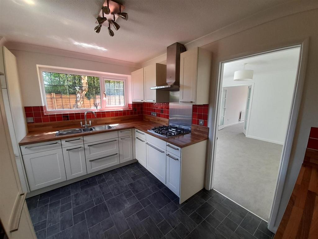 Kitchen 9.jpg
