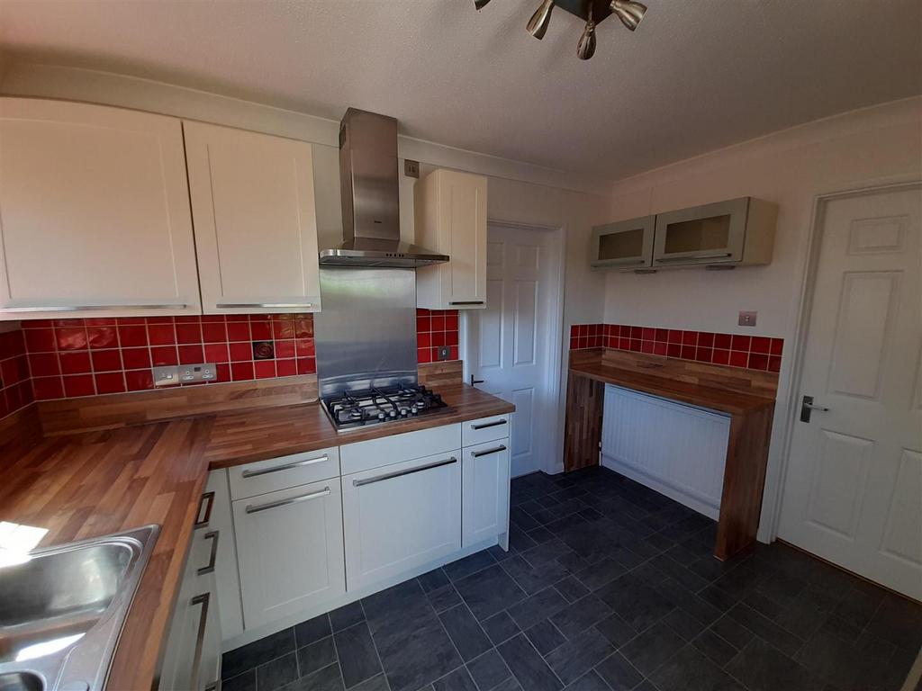 Kitchen 3.jpg
