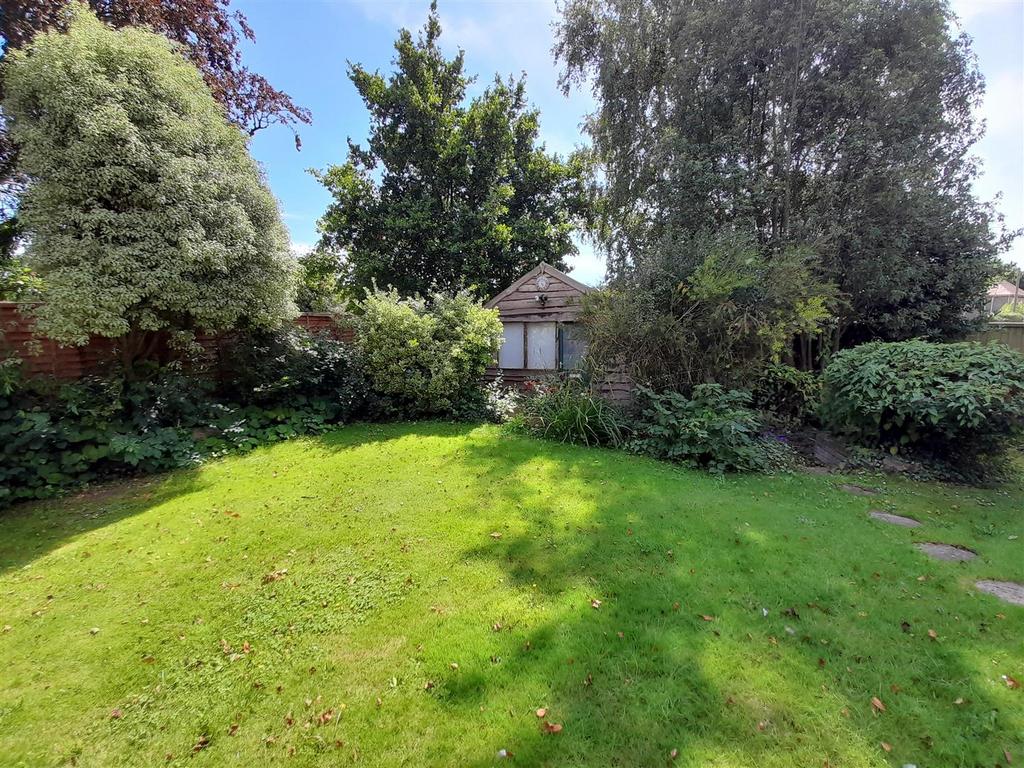 Rear garden 7.jpg