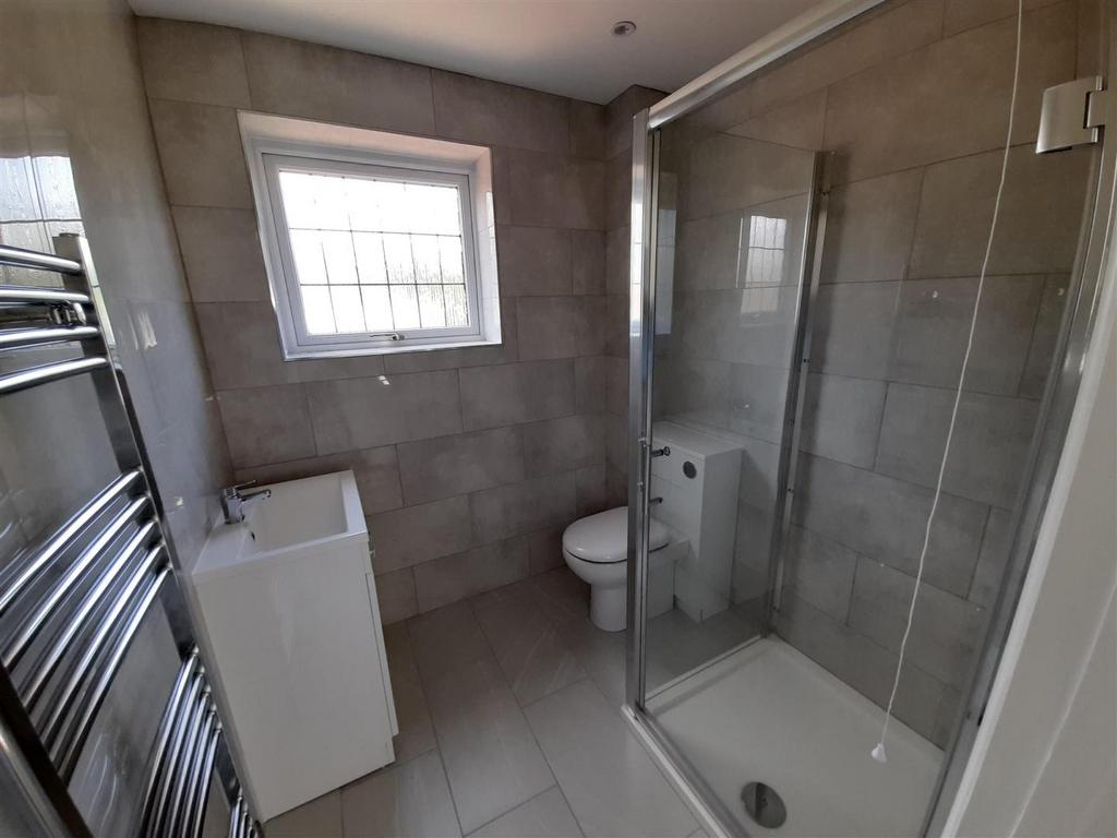 Ensuite shower room