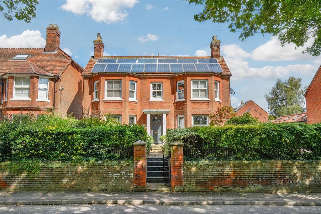 Burgh Road, Aylsham 4 bed detached house for sale £725,000