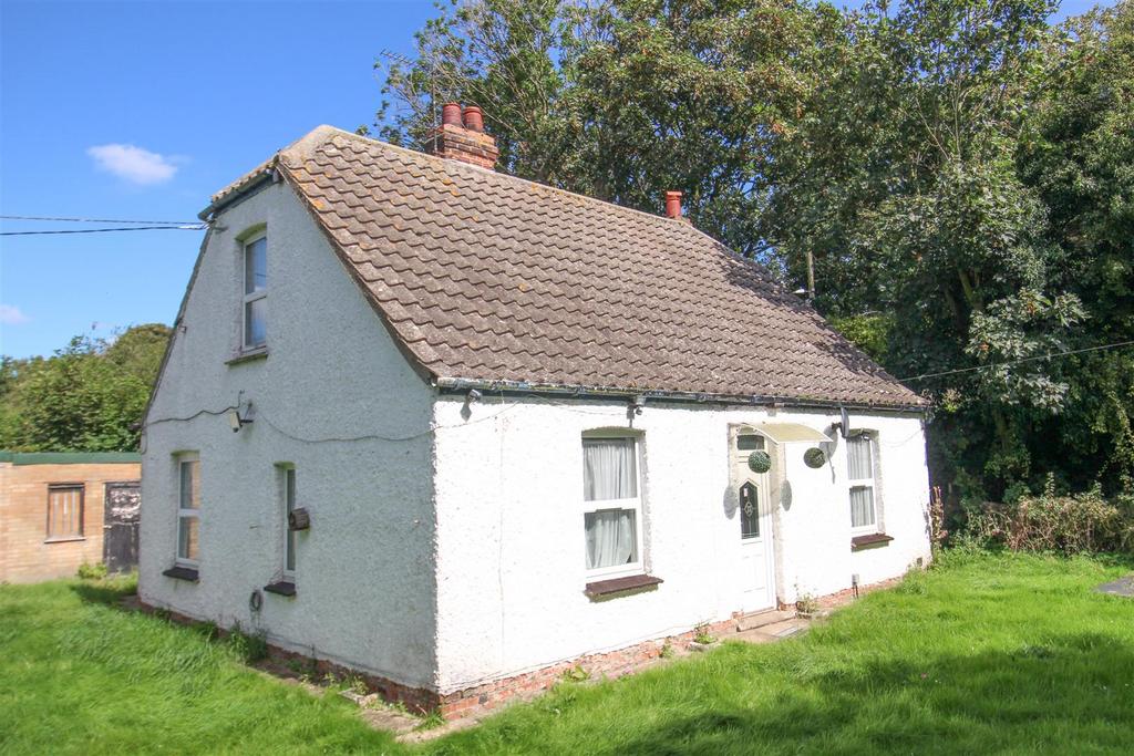 Sea Bank Road, Chapel St. Leonards, Skegness 4 bed detached house for