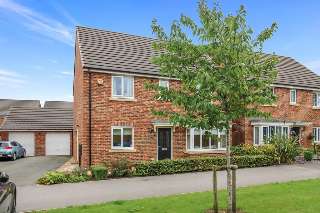 Oak Close, Boroughbridge, York 4 bed detached house for sale £450,000