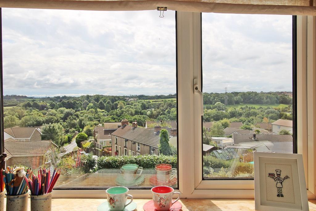 Parkdale View, Llantrisant, Pontyclun, CF72 4 bed bungalow for sale £
