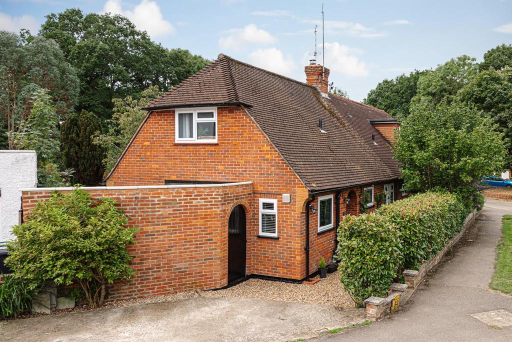 The Greenway, Epsom 3 bed semidetached house for sale £550,000