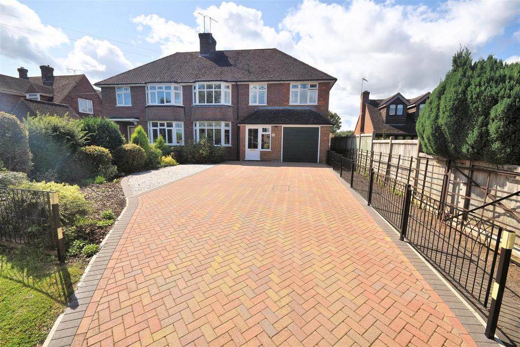 Bates Lane, Weston Turville HP22 4 bed semidetached house for sale £