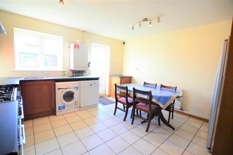 9 Maple Crescent, Slough, SL2 5LW