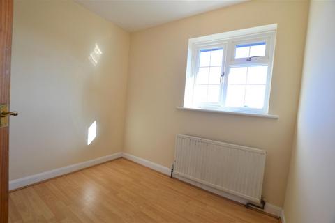 9 Maple Crescent, Slough, SL2 5LW