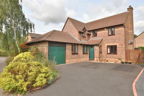 4 bedroom detached house for sale, Willow Drive, Bicester