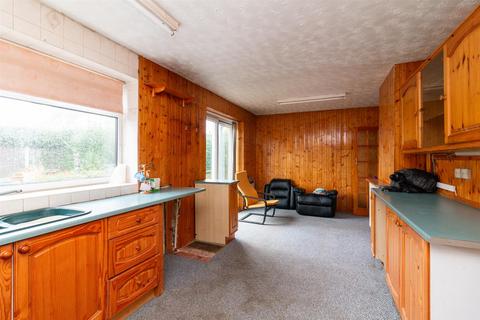 24 Brinkhill Crescent, Clifton, Nottingham, NG11 8GN