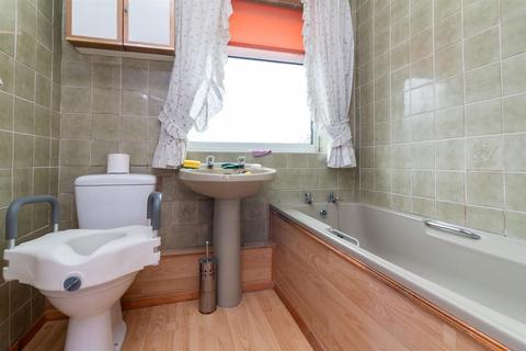 24 Brinkhill Crescent, Clifton, Nottingham, NG11 8GN