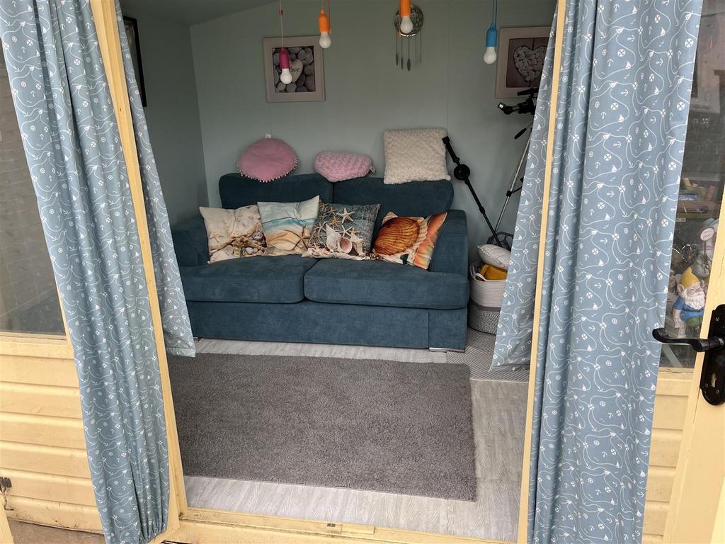 Summerhouse Internal