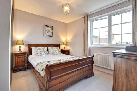 9 Fuggle Drive, Tenterden, TN30 6FJ