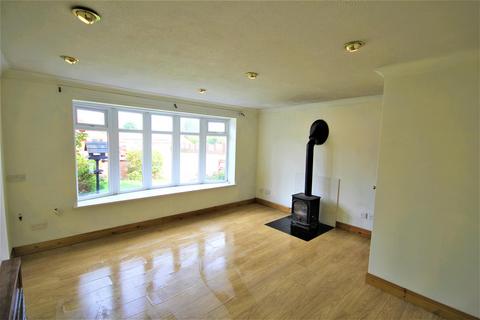 18 Greenacres Drive, Uttoxeter, ST14 7EB
