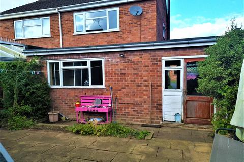 18 Greenacres Drive, Uttoxeter, ST14 7EB