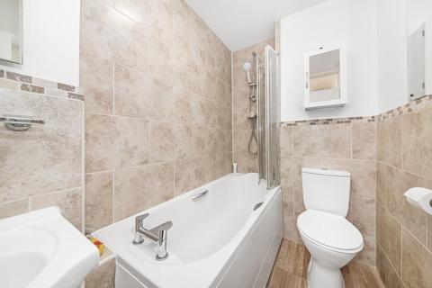 2 bedroom flat to rent, Lee Park, London