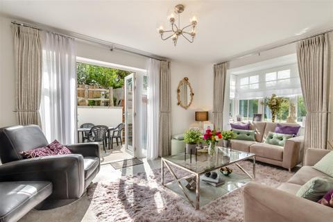 2 Barty Way, Thurnham, Maidstone, ME14 4GB