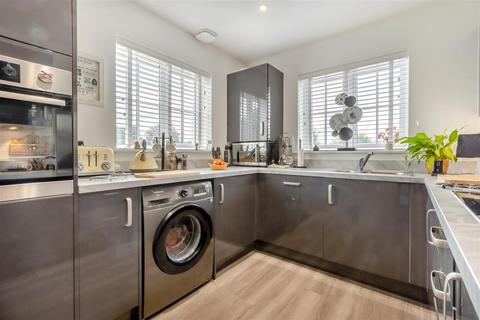 2 Barty Way, Thurnham, Maidstone, ME14 4GB