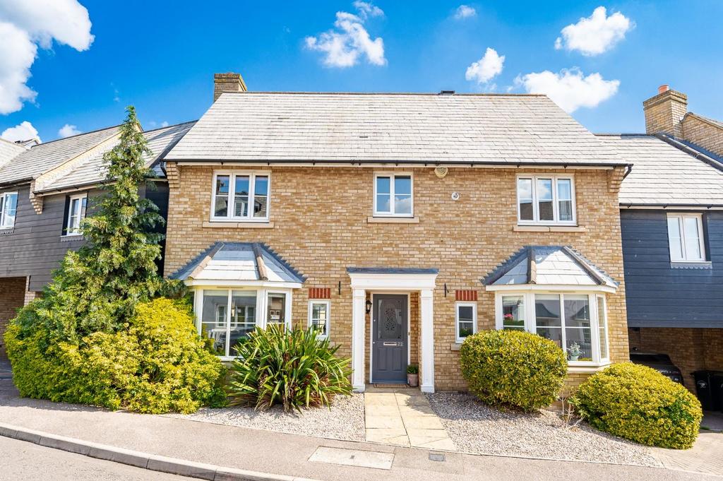 Worrin Road, Flitch Green, Dunmow, Essex 4 bed link detached house for