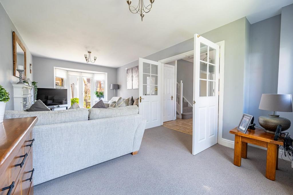 Worrin Road, Flitch Green, Dunmow, Essex 4 bed link detached house for