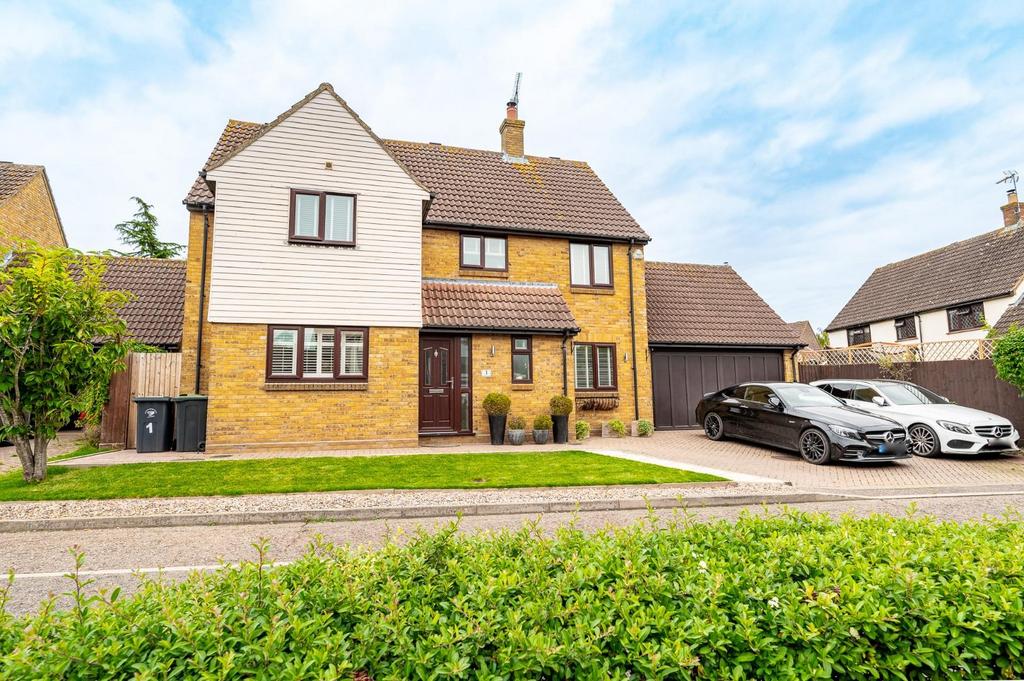 South View, Dunmow 4 bed detached house for sale £700,000