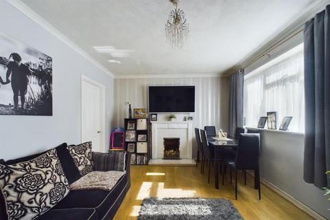 2 bedroom flat for sale, Fullerton Close, Southampton SO19