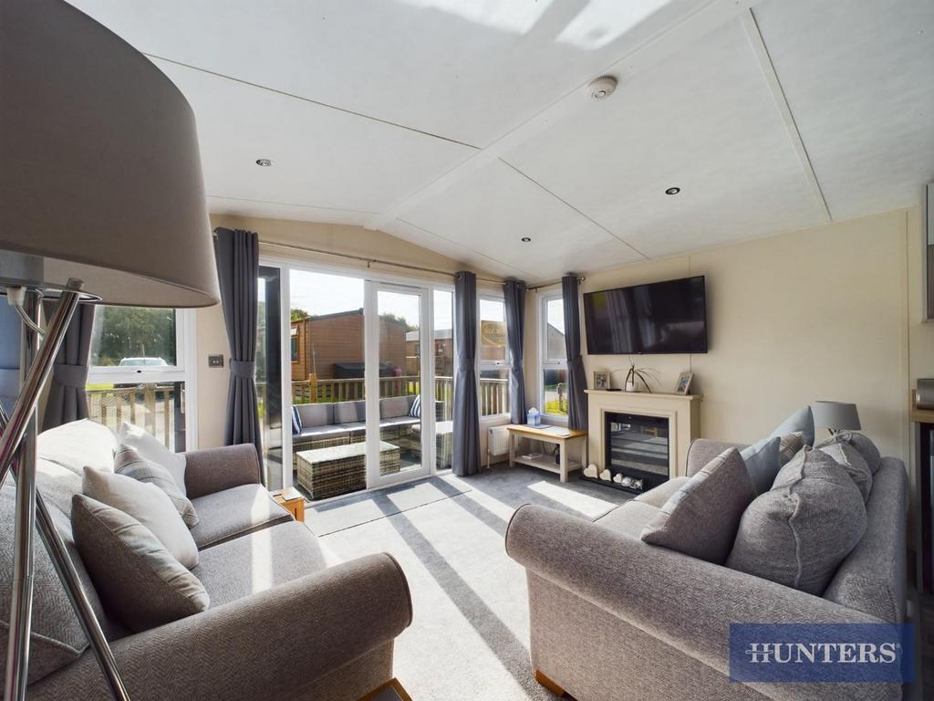 Flamborough Road, Sewerby, Bridlington 2 bed park home for sale £80,000
