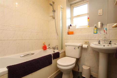 20 Powell Avenue, Dartford, DA2 6NT