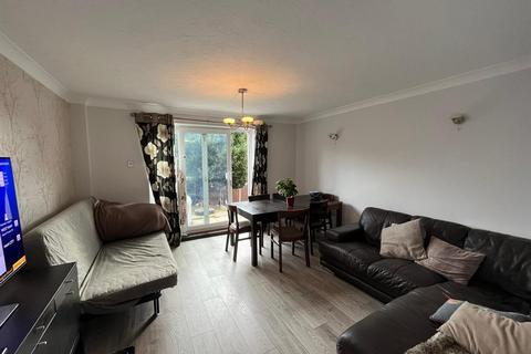 2 bedroom terraced house for sale - Heaton Close, London