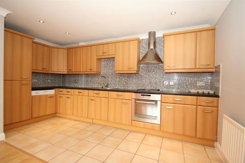 2 bedroom apartment to rent, Weldon Road, Altrincham