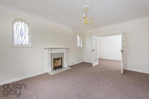 5, Beverley Court Aldrington Close, Hove, BN3 5UB