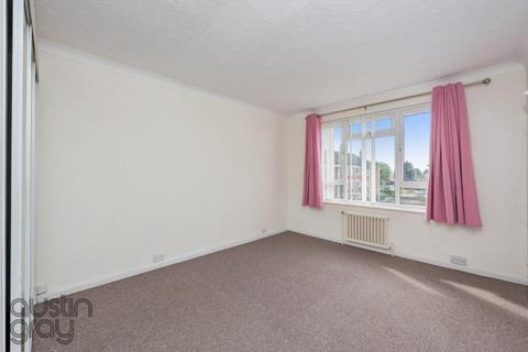 5, Beverley Court Aldrington Close, Hove, BN3 5UB