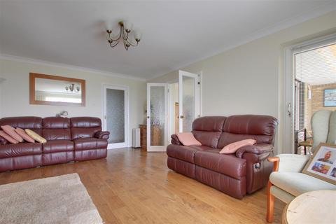 46a Brighton Road, Lancing, BN15 8ET